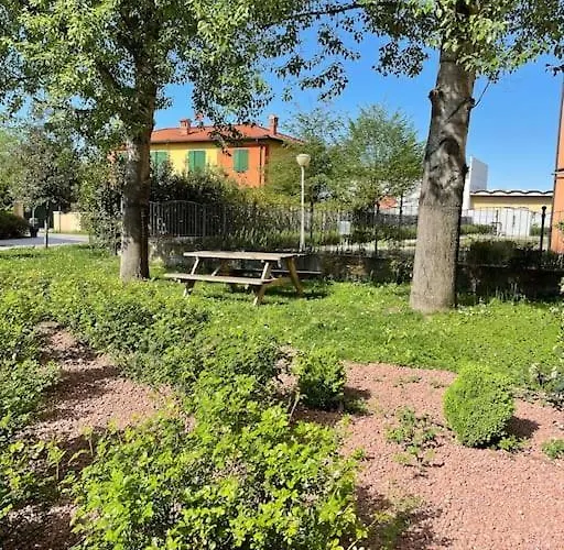 Tra Il Centro E La Campagna Bolognese *